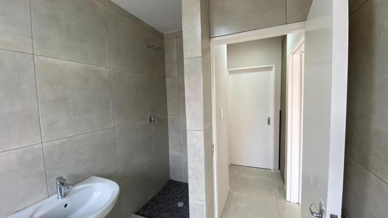 2 Bedroom Property for Sale in Vorna Valley Gauteng