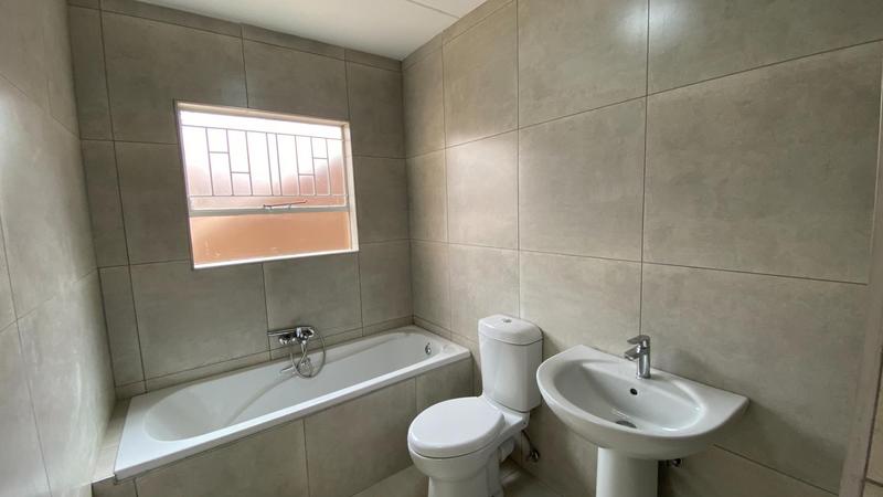 2 Bedroom Property for Sale in Vorna Valley Gauteng