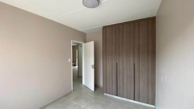 2 Bedroom Property for Sale in Vorna Valley Gauteng