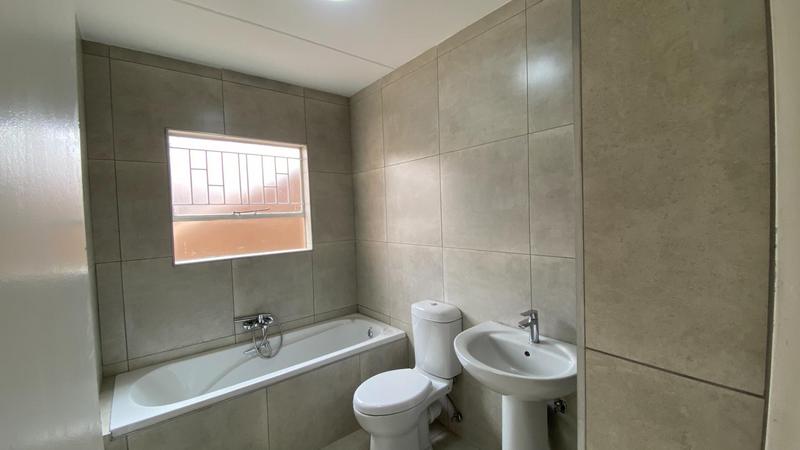 2 Bedroom Property for Sale in Vorna Valley Gauteng