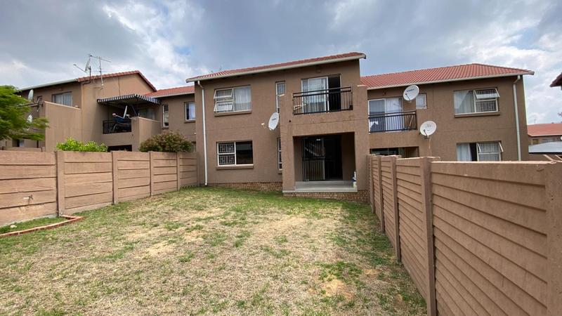 2 Bedroom Property for Sale in Vorna Valley Gauteng