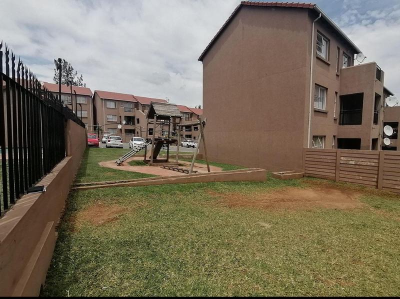 2 Bedroom Property for Sale in Vorna Valley Gauteng