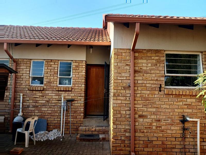 To Let 2 Bedroom Property for Rent in Witpoortjie Gauteng