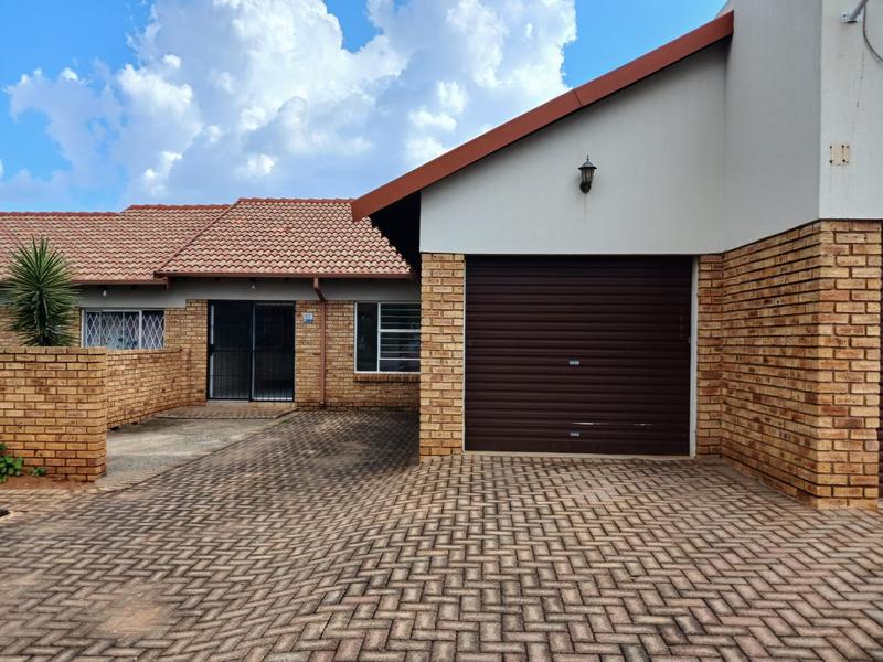 To Let 2 Bedroom Property for Rent in Witpoortjie Gauteng