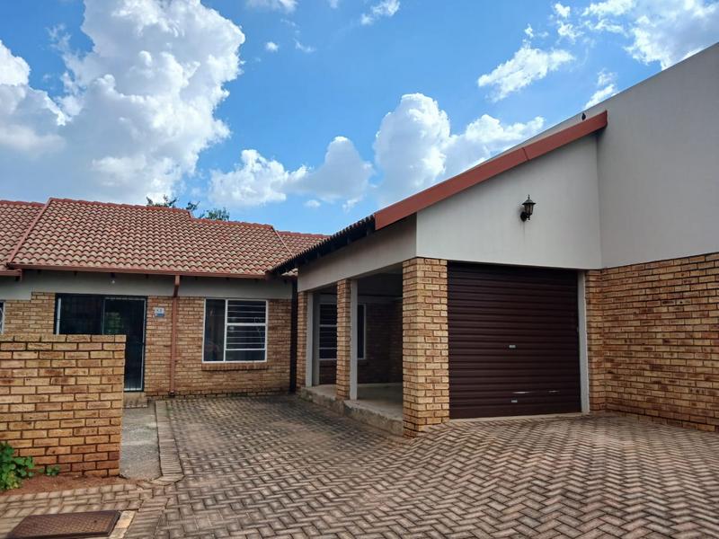 To Let 2 Bedroom Property for Rent in Witpoortjie Gauteng