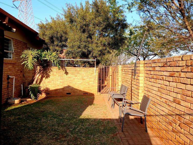 To Let 2 Bedroom Property for Rent in Witpoortjie Gauteng