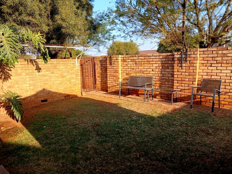 To Let 2 Bedroom Property for Rent in Witpoortjie Gauteng