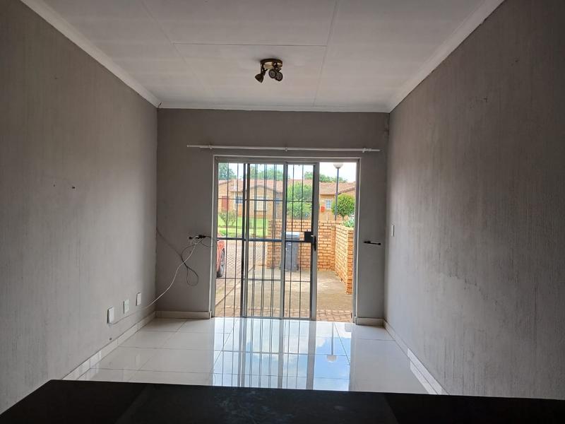 To Let 2 Bedroom Property for Rent in Witpoortjie Gauteng