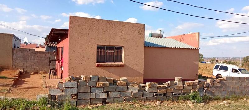 2 Bedroom Property for Sale in Tshepisong Gauteng