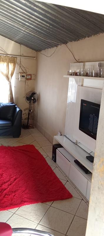 2 Bedroom Property for Sale in Tshepisong Gauteng