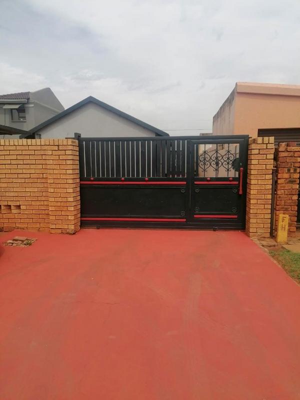 3 Bedroom Property for Sale in Vosloorus Gauteng