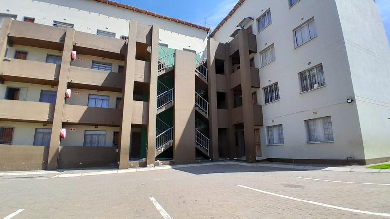 2 Bedroom Property for Sale in Fleurhof Gauteng