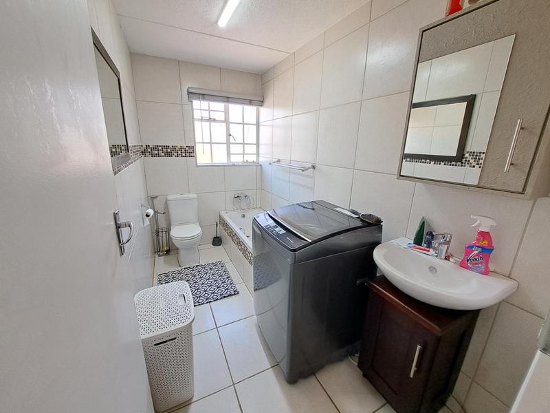 2 Bedroom Property for Sale in Faerie Glen Gauteng