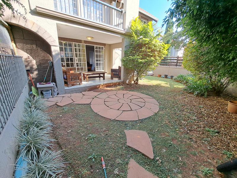 2 Bedroom Property for Sale in Faerie Glen Gauteng