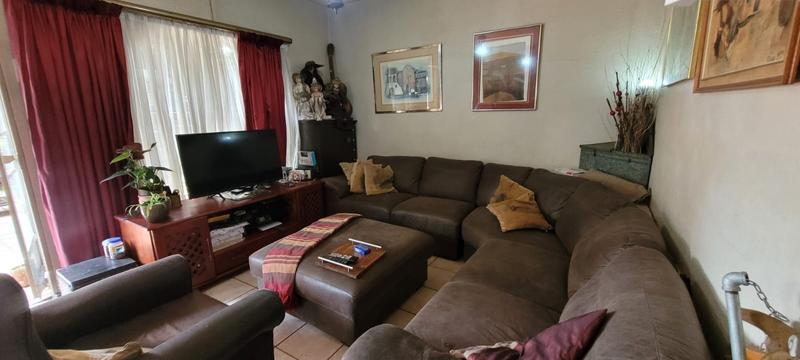 3 Bedroom Property for Sale in Verwoerdpark Gauteng