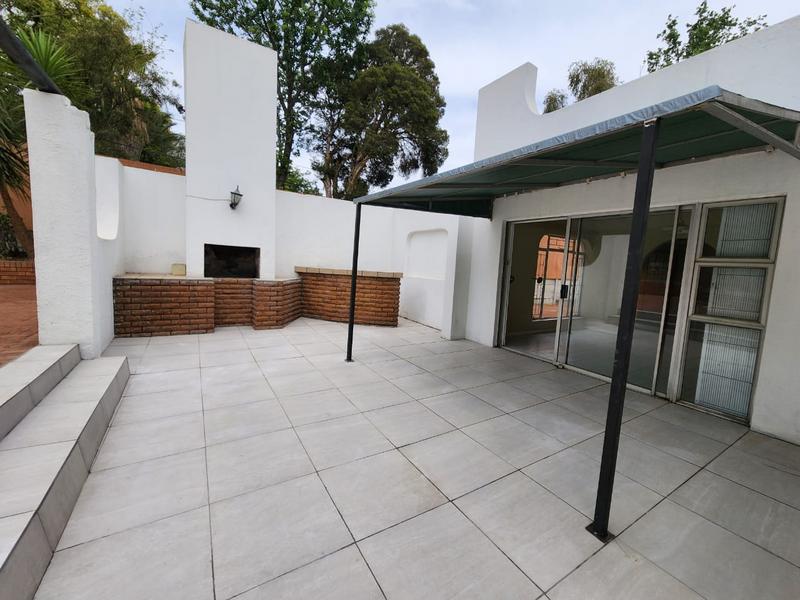 To Let 4 Bedroom Property for Rent in Sunninghill Gauteng