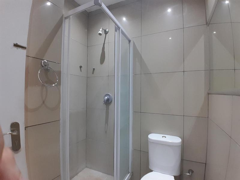 2 Bedroom Property for Sale in Rooihuiskraal North Gauteng