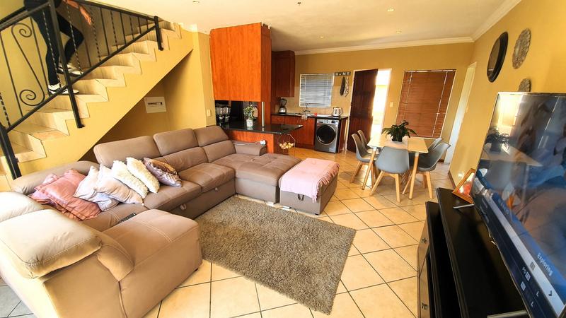 2 Bedroom Property for Sale in Annlin Gauteng