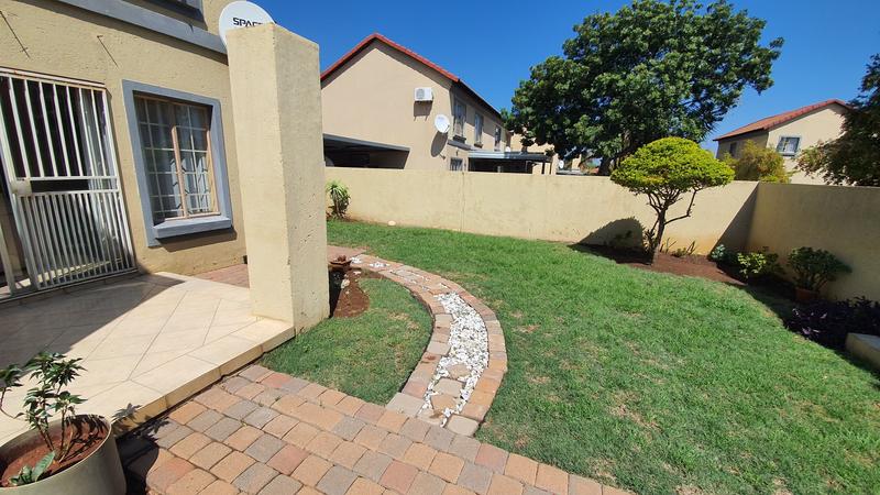 2 Bedroom Property for Sale in Annlin Gauteng