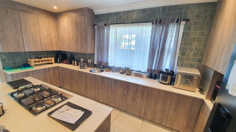 4 Bedroom Property for Sale in Rose Acres Estate Gauteng