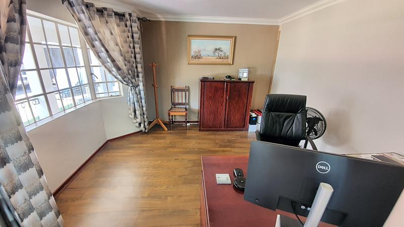 5 Bedroom Property for Sale in Montana Park Gauteng