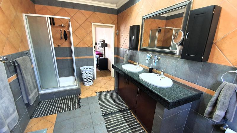 5 Bedroom Property for Sale in Montana Park Gauteng