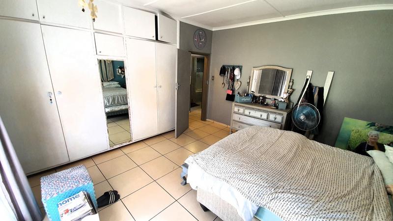 4 Bedroom Property for Sale in Sinoville Gauteng