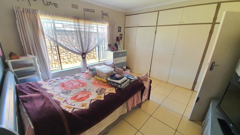 4 Bedroom Property for Sale in Sinoville Gauteng