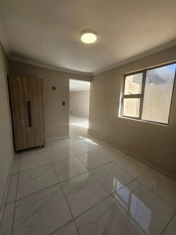 To Let 1 Bedroom Property for Rent in Paulshof Gauteng