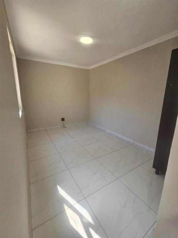 To Let 1 Bedroom Property for Rent in Paulshof Gauteng