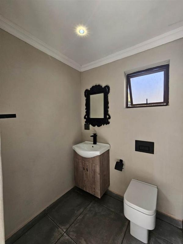 To Let 1 Bedroom Property for Rent in Paulshof Gauteng