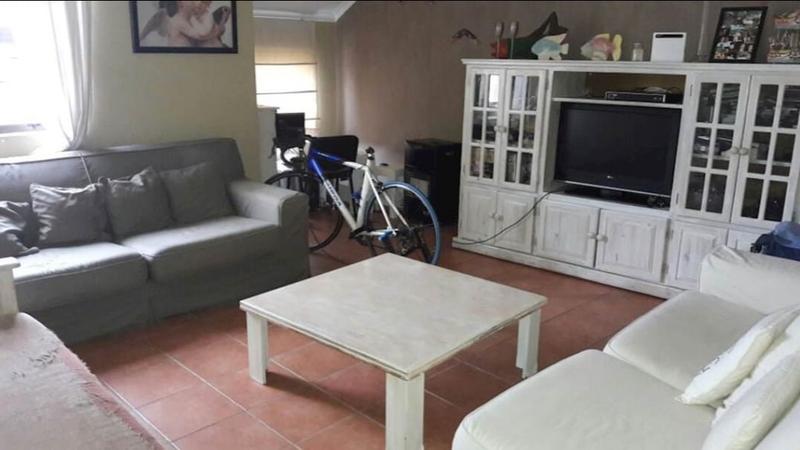 To Let 2 Bedroom Property for Rent in Broadacres Gauteng