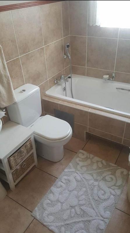 To Let 2 Bedroom Property for Rent in Broadacres Gauteng