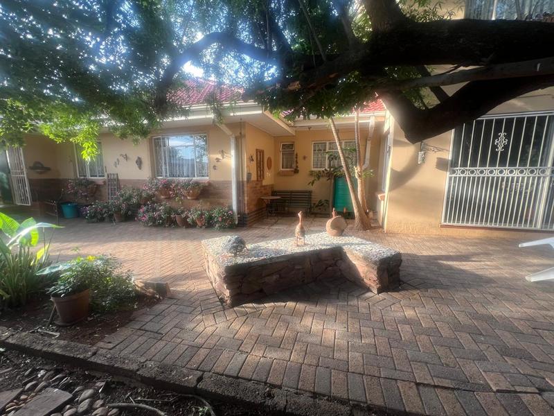 6 Bedroom Property for Sale in Greenhills Gauteng