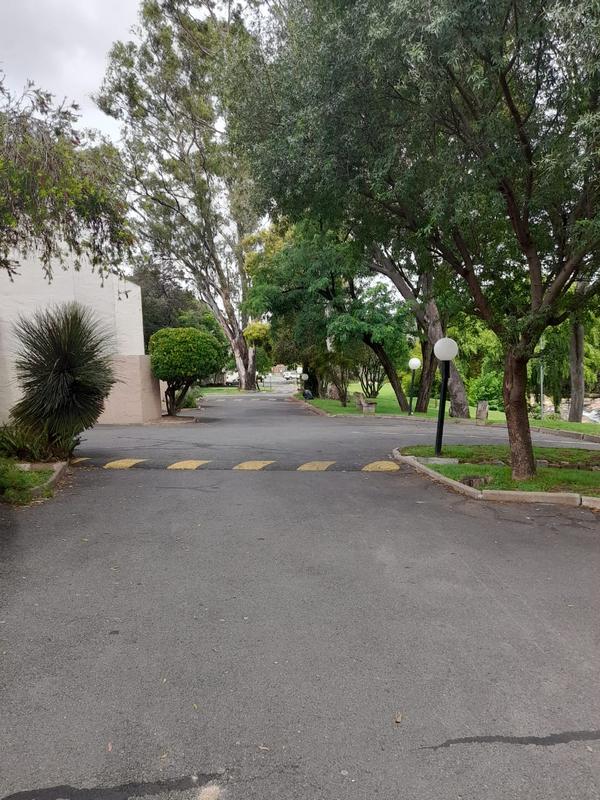 To Let 2 Bedroom Property for Rent in Edenvale Gauteng