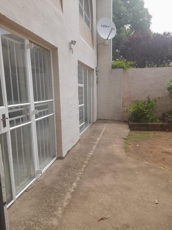 To Let 2 Bedroom Property for Rent in Edenvale Gauteng