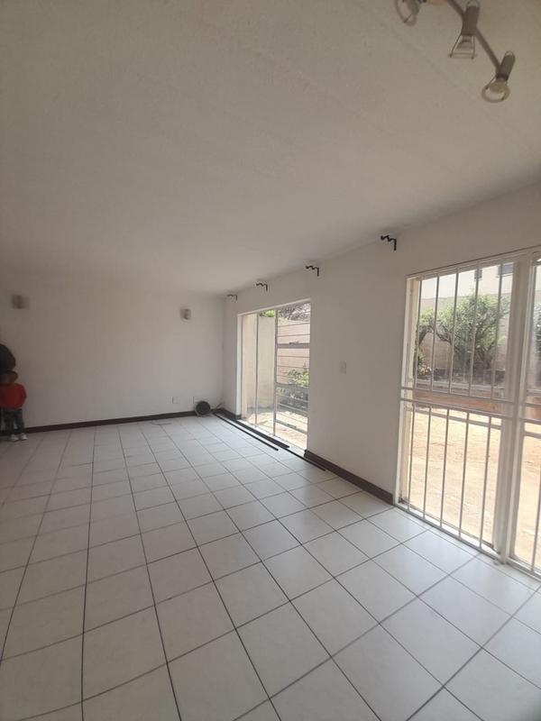 To Let 2 Bedroom Property for Rent in Edenvale Gauteng