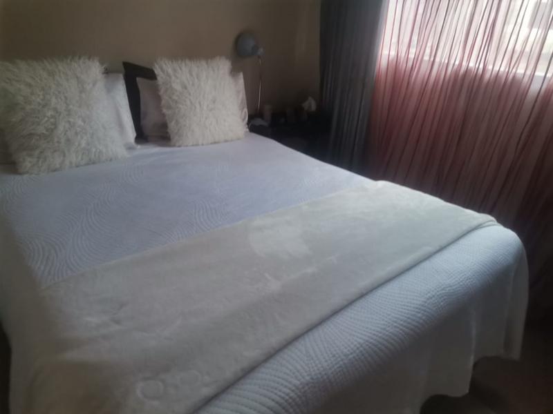 2 Bedroom Property for Sale in Birchleigh Gauteng