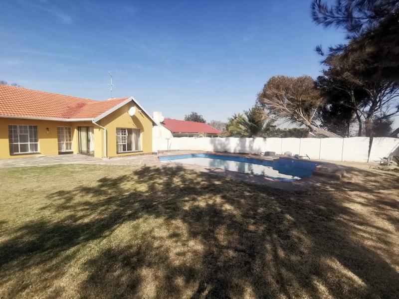 3 Bedroom Property for Sale in Birchleigh North Gauteng