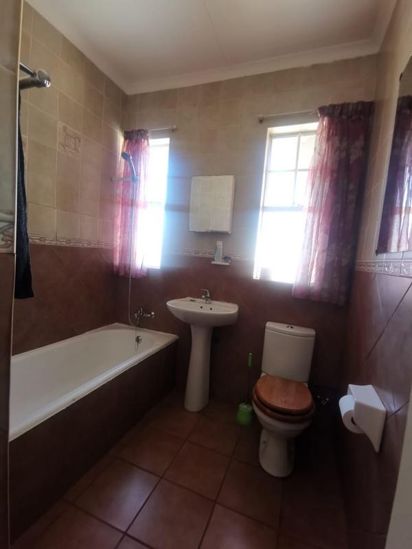 3 Bedroom Property for Sale in Birchleigh North Gauteng