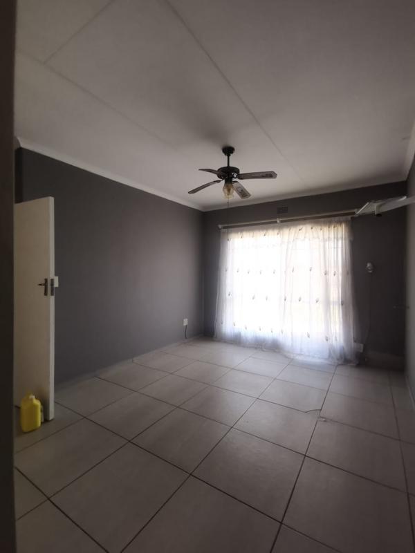 3 Bedroom Property for Sale in Birchleigh North Gauteng