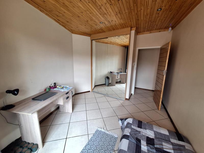 To Let 3 Bedroom Property for Rent in Rooihuiskraal Gauteng