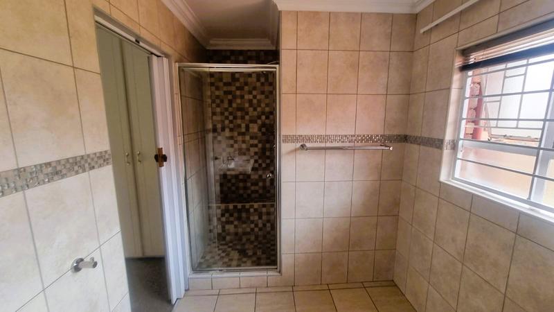 4 Bedroom Property for Sale in Eldoraigne Gauteng