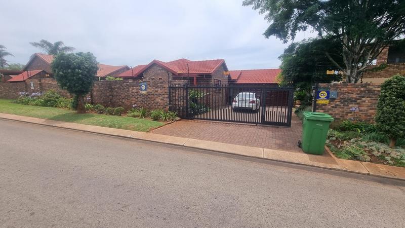 4 Bedroom Property for Sale in Eldoraigne Gauteng