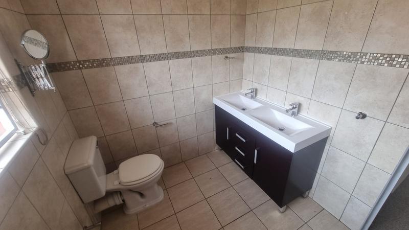 4 Bedroom Property for Sale in Eldoraigne Gauteng