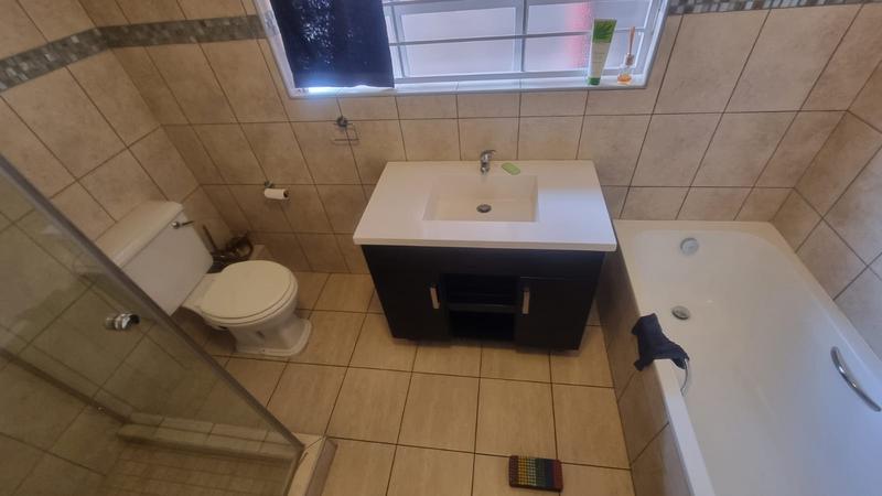 4 Bedroom Property for Sale in Eldoraigne Gauteng