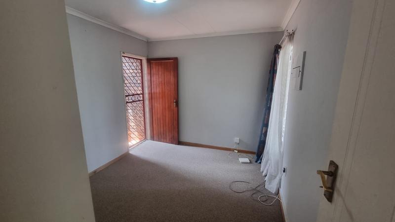 4 Bedroom Property for Sale in Eldoraigne Gauteng