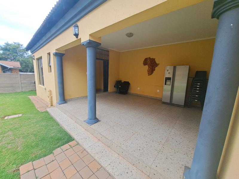 5 Bedroom Property for Sale in Heuweloord Gauteng