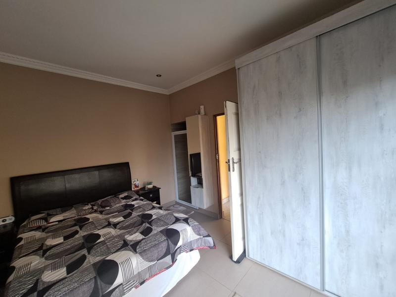 5 Bedroom Property for Sale in Heuweloord Gauteng