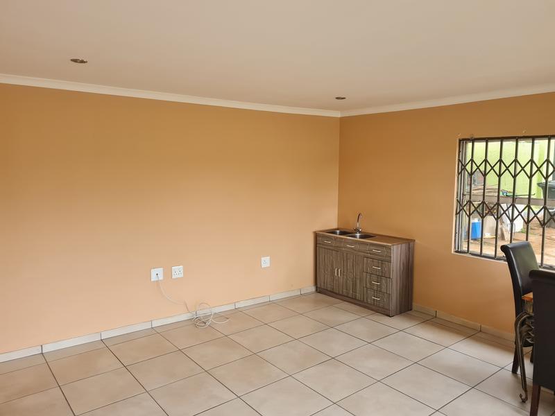 To Let 1 Bedroom Property for Rent in Rangeview Gauteng